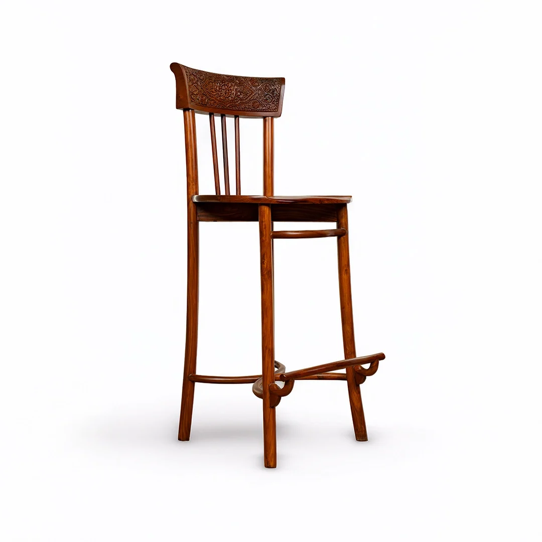 TERRA A pair of chairs