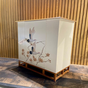 Dove Classic Cupboard
